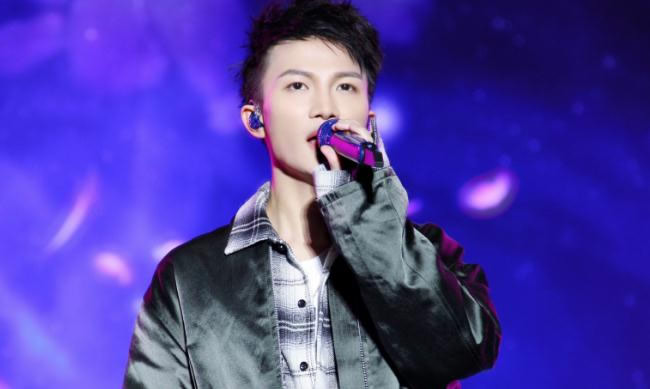 周深微博超話常年第一(周深什么民族)