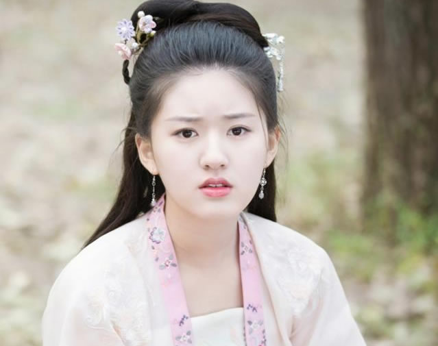 趙露思和她男朋友的照片(趙露思攔住劉宇寧被反手甩飛)