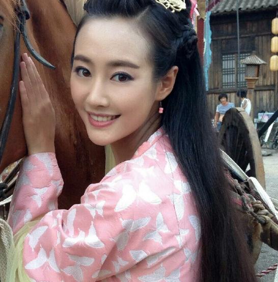 李純哪個(gè)經(jīng)紀(jì)公司的(李純王鷗什么關(guān)系)