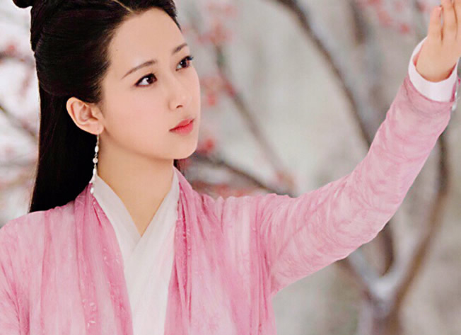 楊紫張一山一起參加的綜藝叫什么名字(楊紫張藝興疑穿同款睡衣)