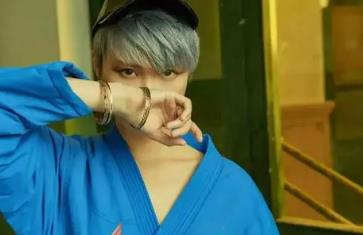 李宇春個(gè)人資料簡(jiǎn)介,李宇春現(xiàn)任丈夫是誰(shuí) 李宇春個(gè)人資料簡(jiǎn)介,李宇春現(xiàn)任丈夫是誰(shuí)